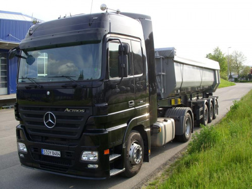 Actros 1844_01.JPG